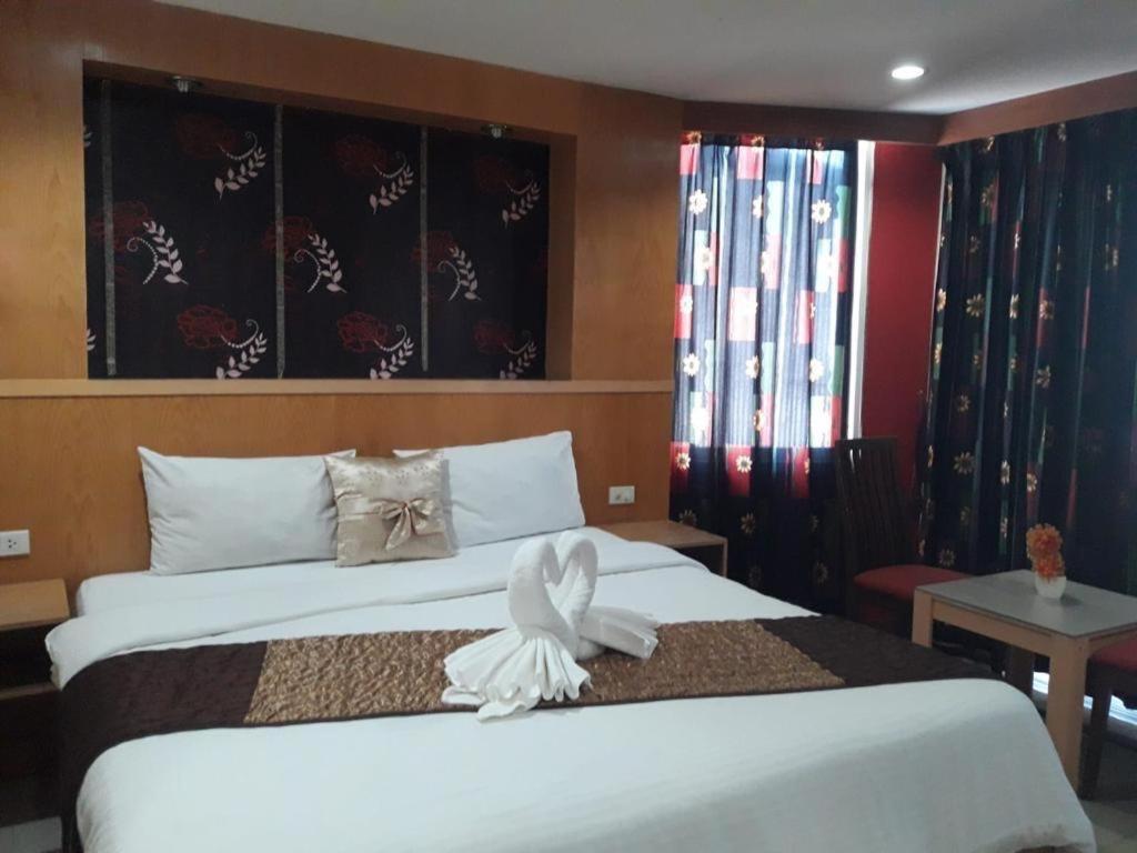 New Pind Balluchi Inn Pattaya Exterior foto
